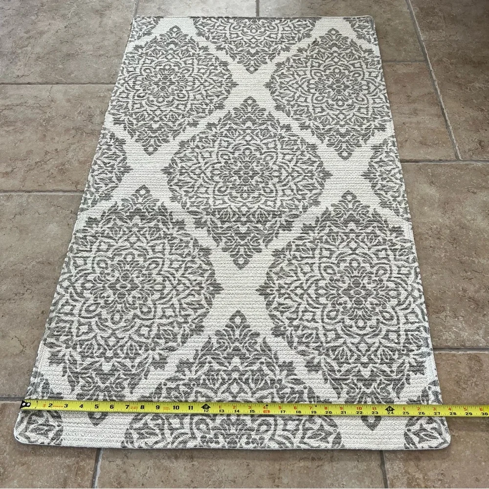 Cotton Area Rug Gray and Cream Medallion Print NWOT